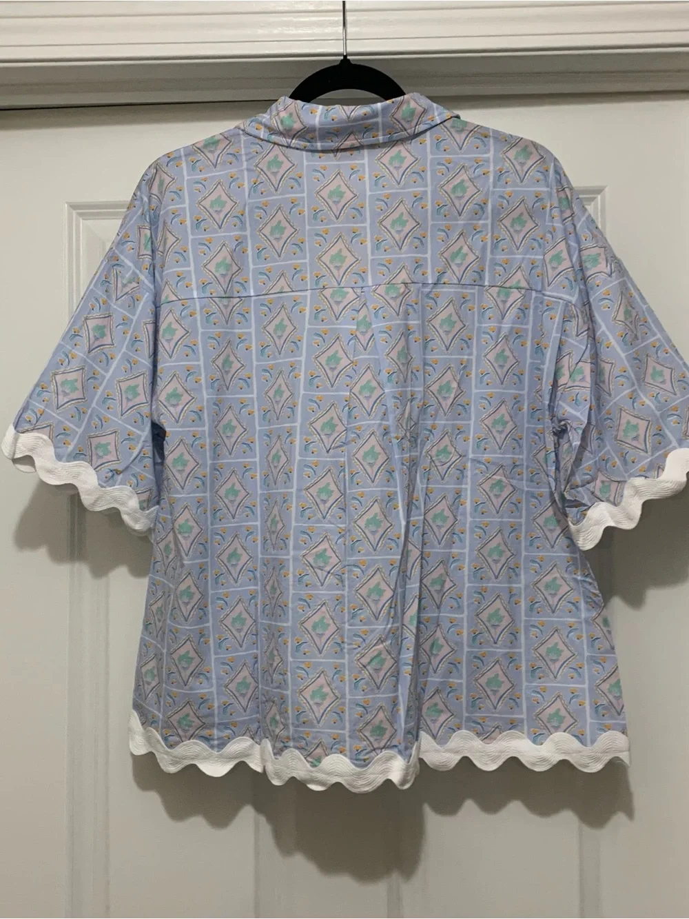 entro Pastel Blue Geometric Short Sleeve Top with White Rick Rack Trim - Picture 3 of 5